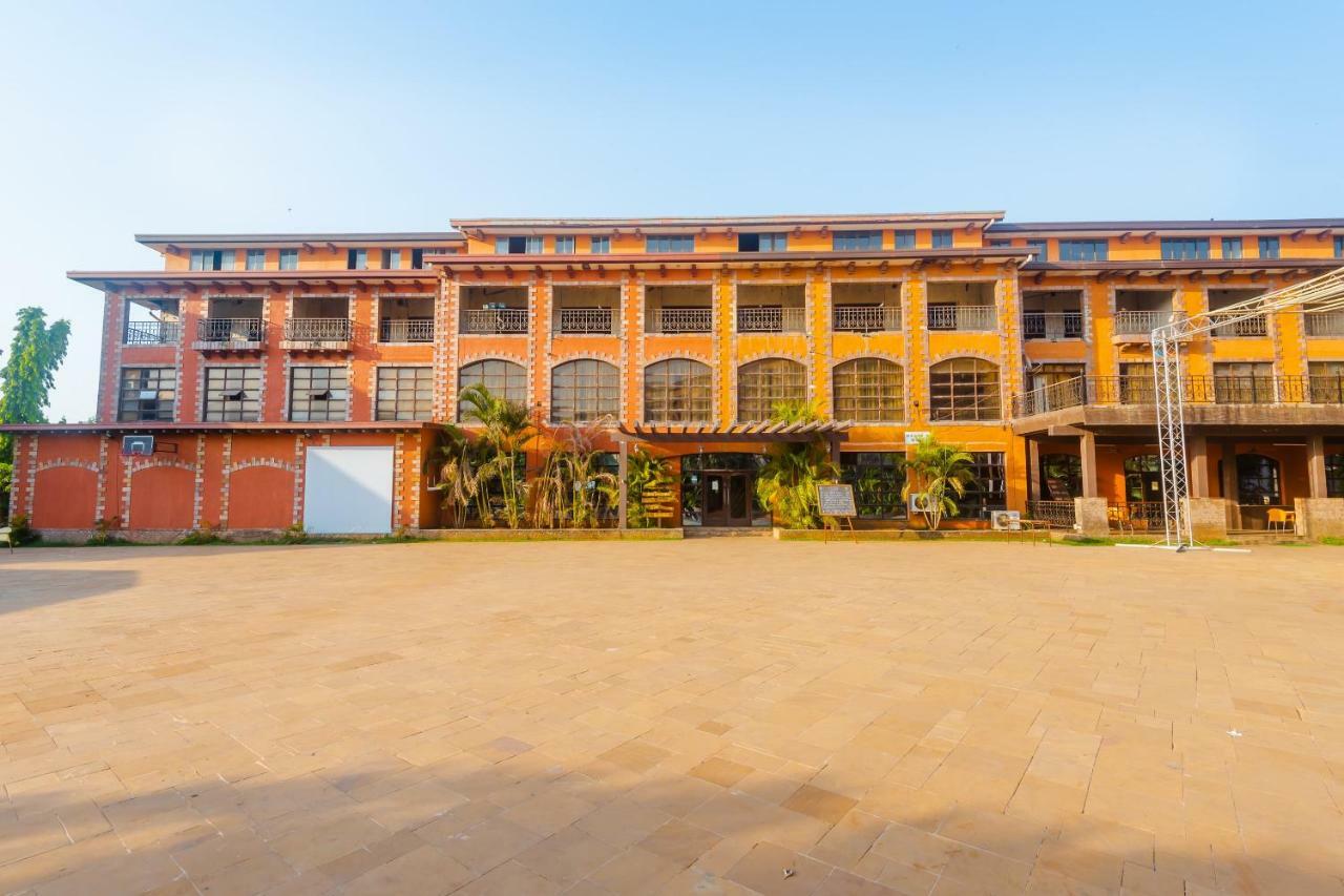 Capital O 35403 Discover Resorts Neral Extérieur photo